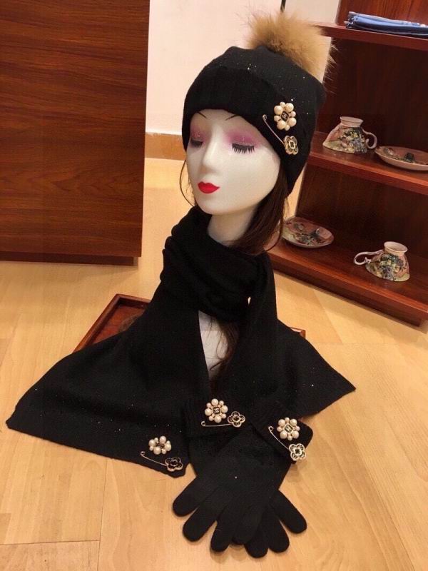 Chanel Scarf Hat Gloves hm04